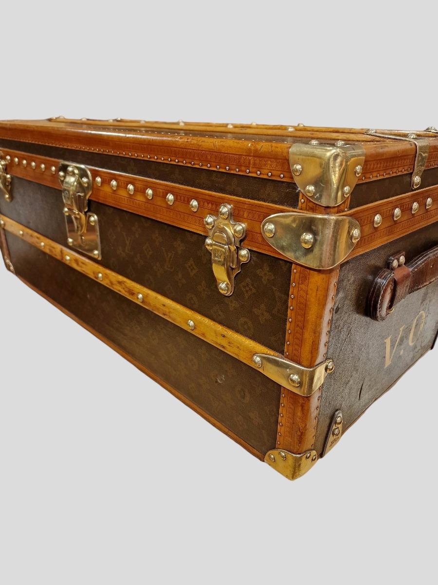 Cabine Louis Vuitton trunk 