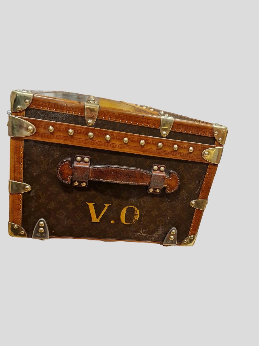 Cabine Louis Vuitton trunk 