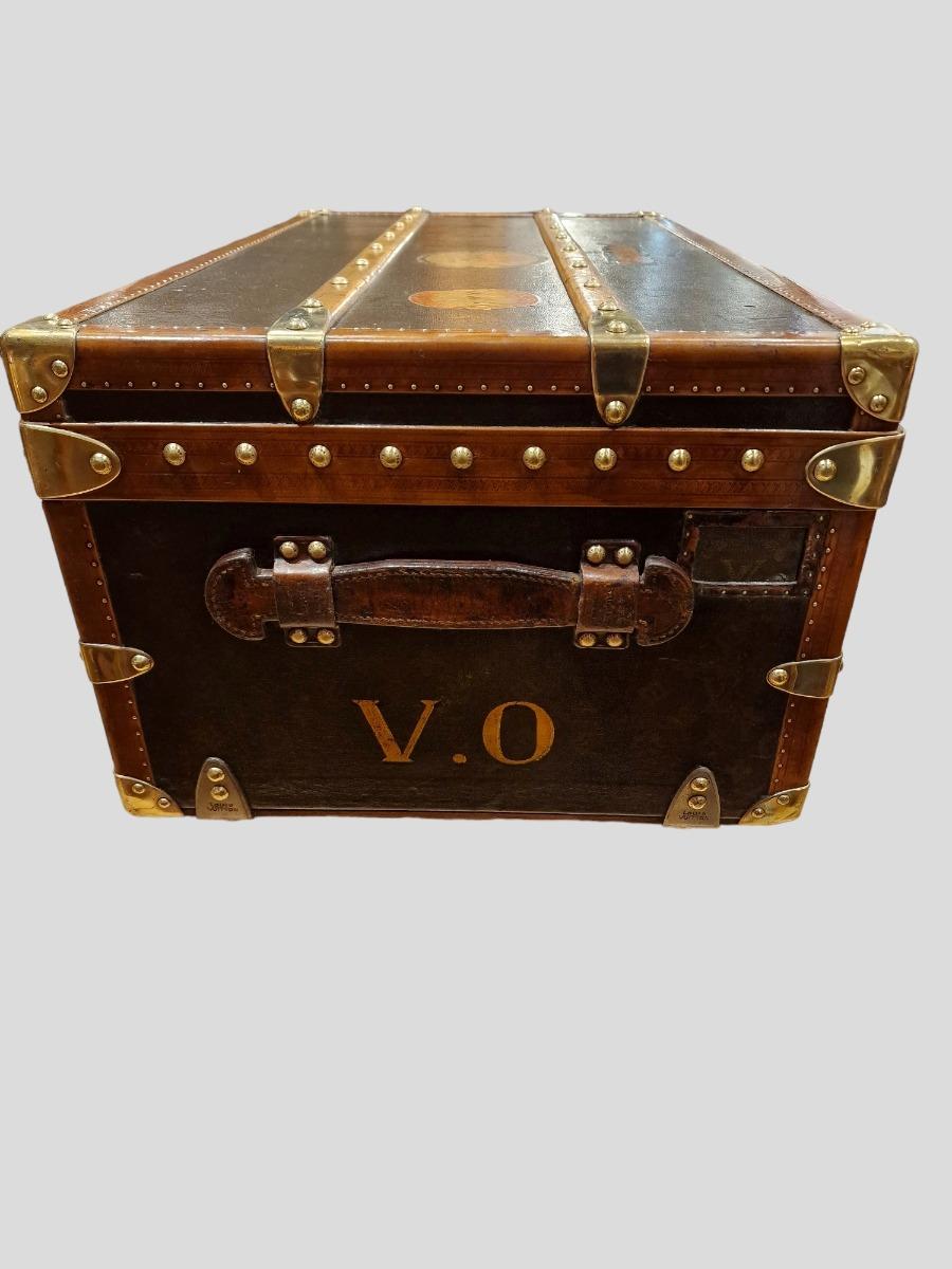 Cabine Louis Vuitton trunk 