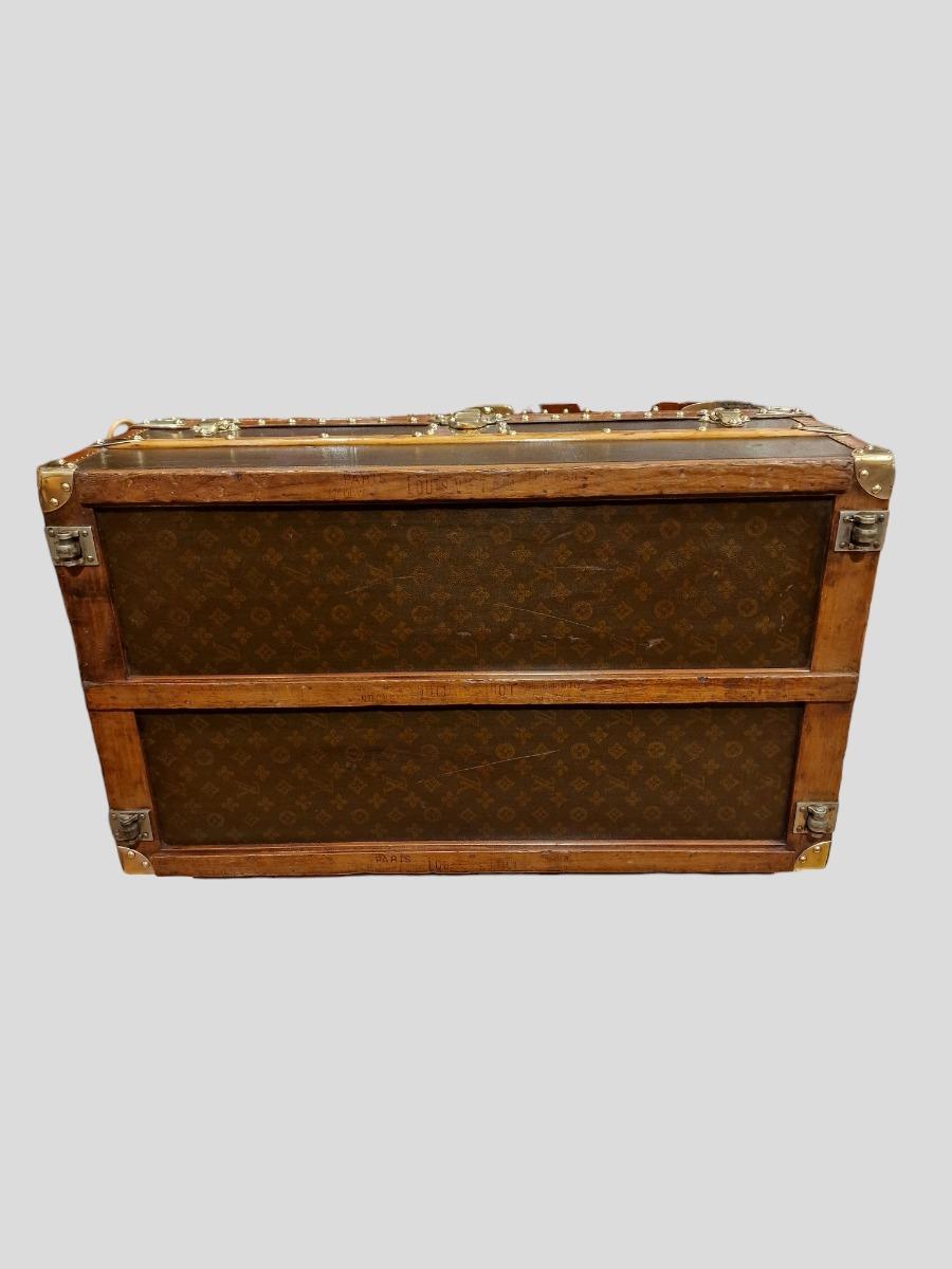 Cabine Louis Vuitton trunk 