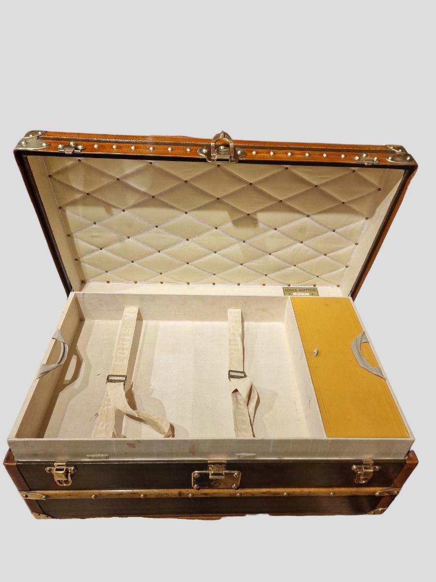 Cabine Louis Vuitton trunk 