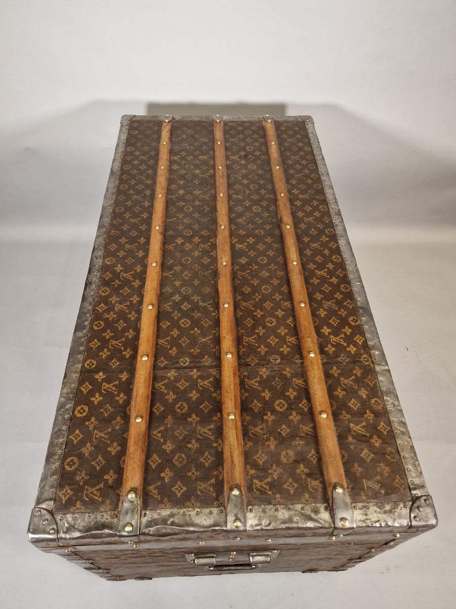 Coffee table Louis Vuitton trunk - Des Voyages - Recent Added