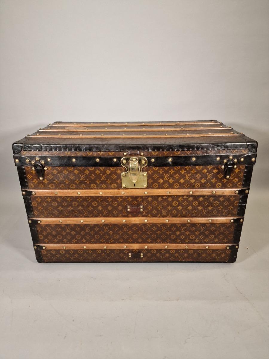 Courrier LV trunk