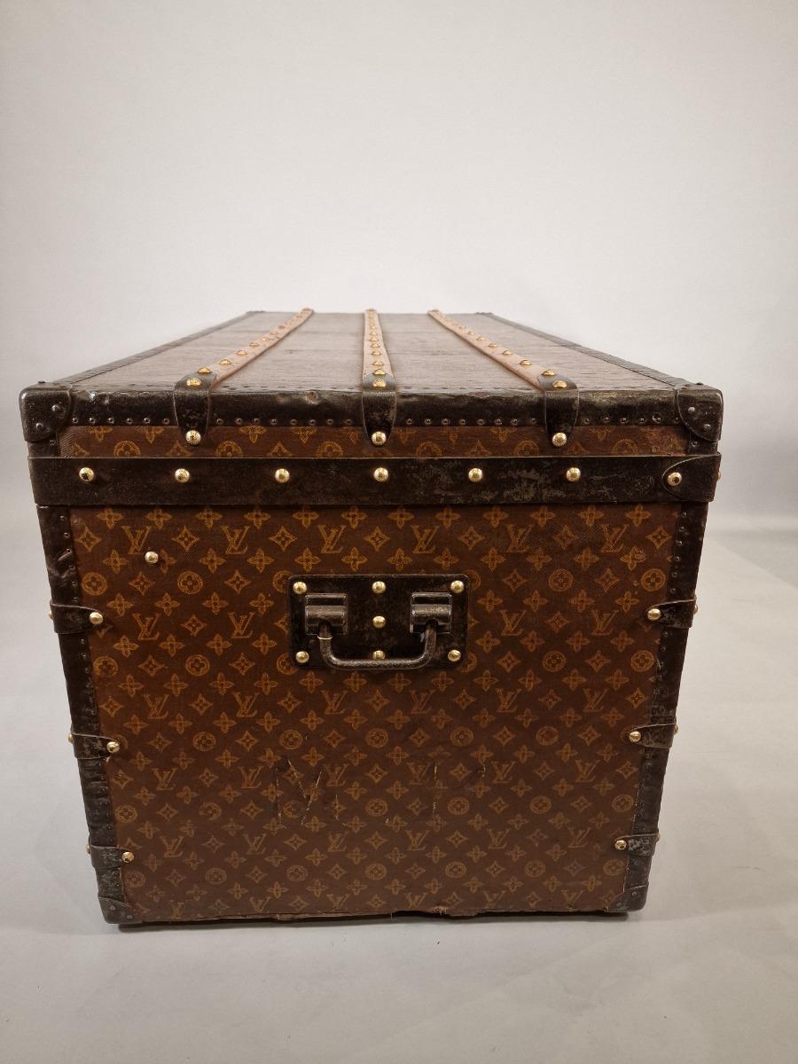 Louis Vuitton courrier trunk - Des Voyages - Recent Added Items