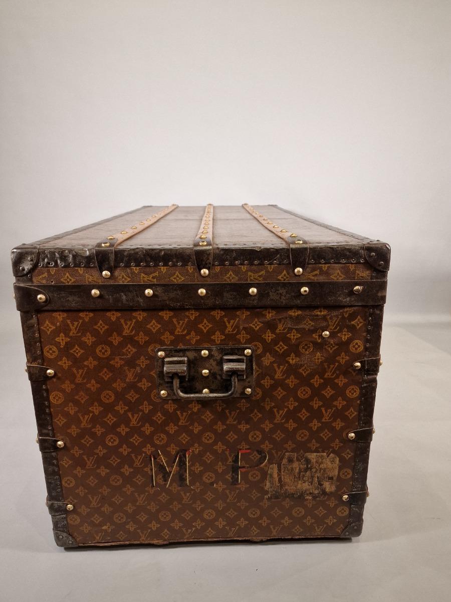 Courrier trunk Louis Vuitton - Des Voyages - Recent Added Items