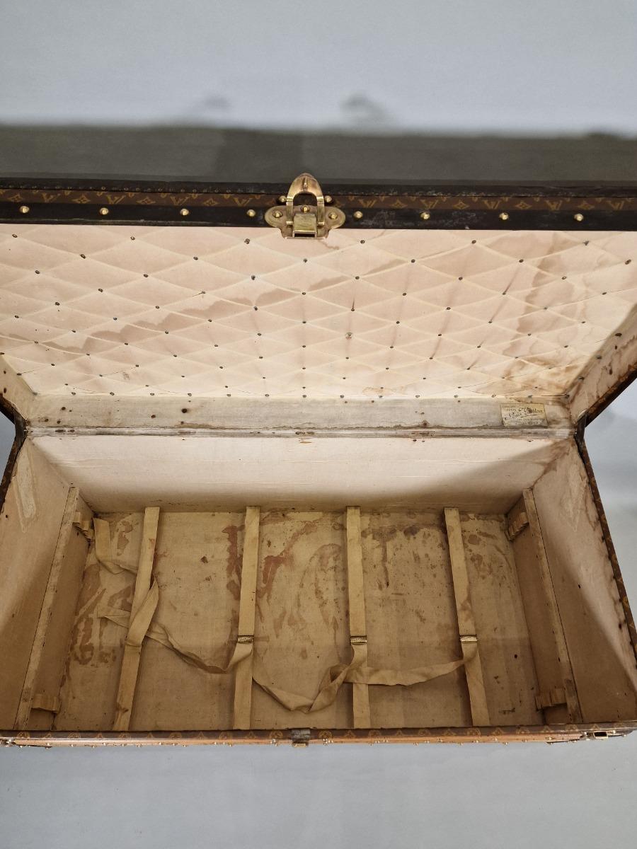 Courrier trunk Louis Vuitton