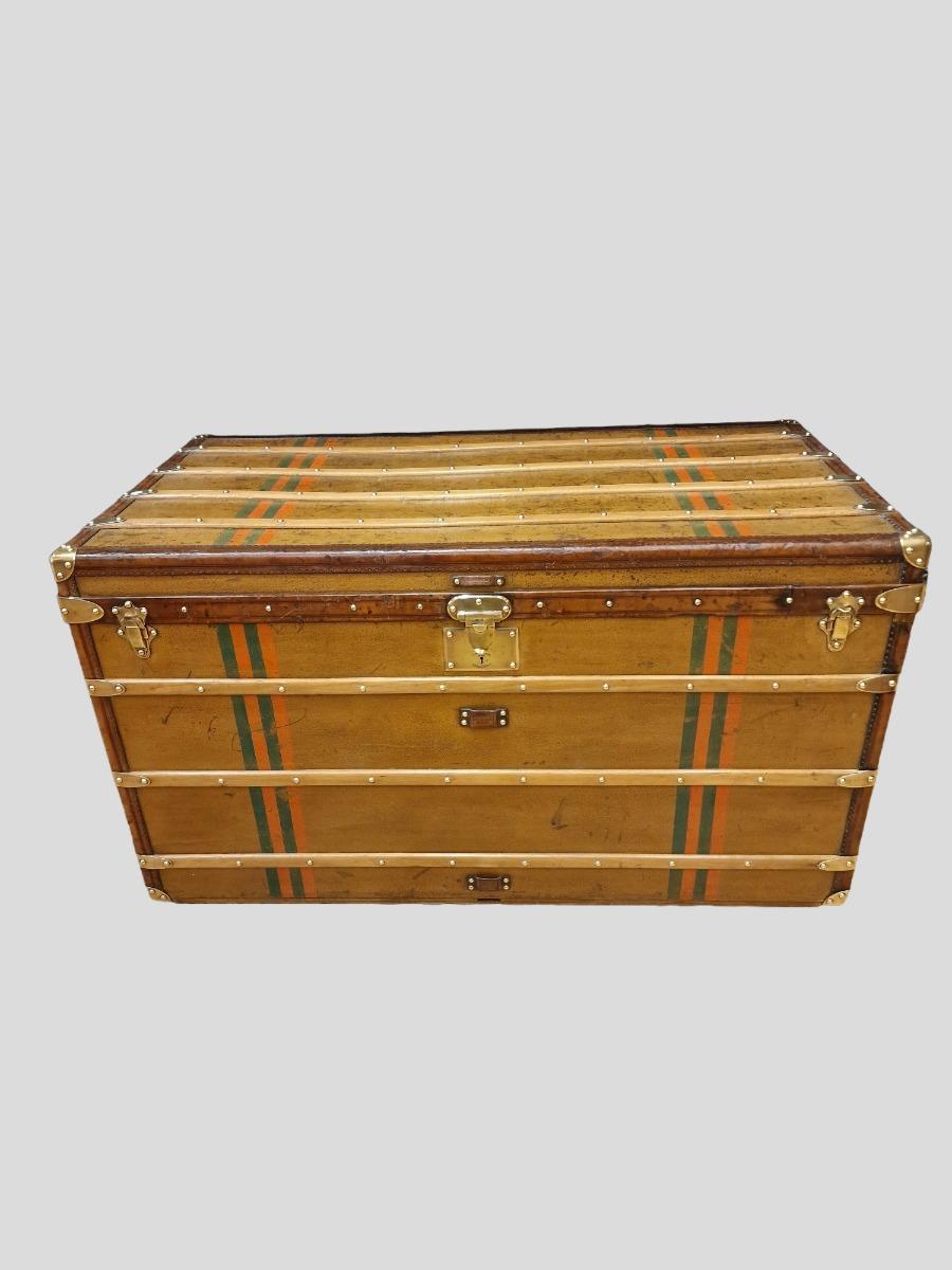 Goyard courrier trunk 