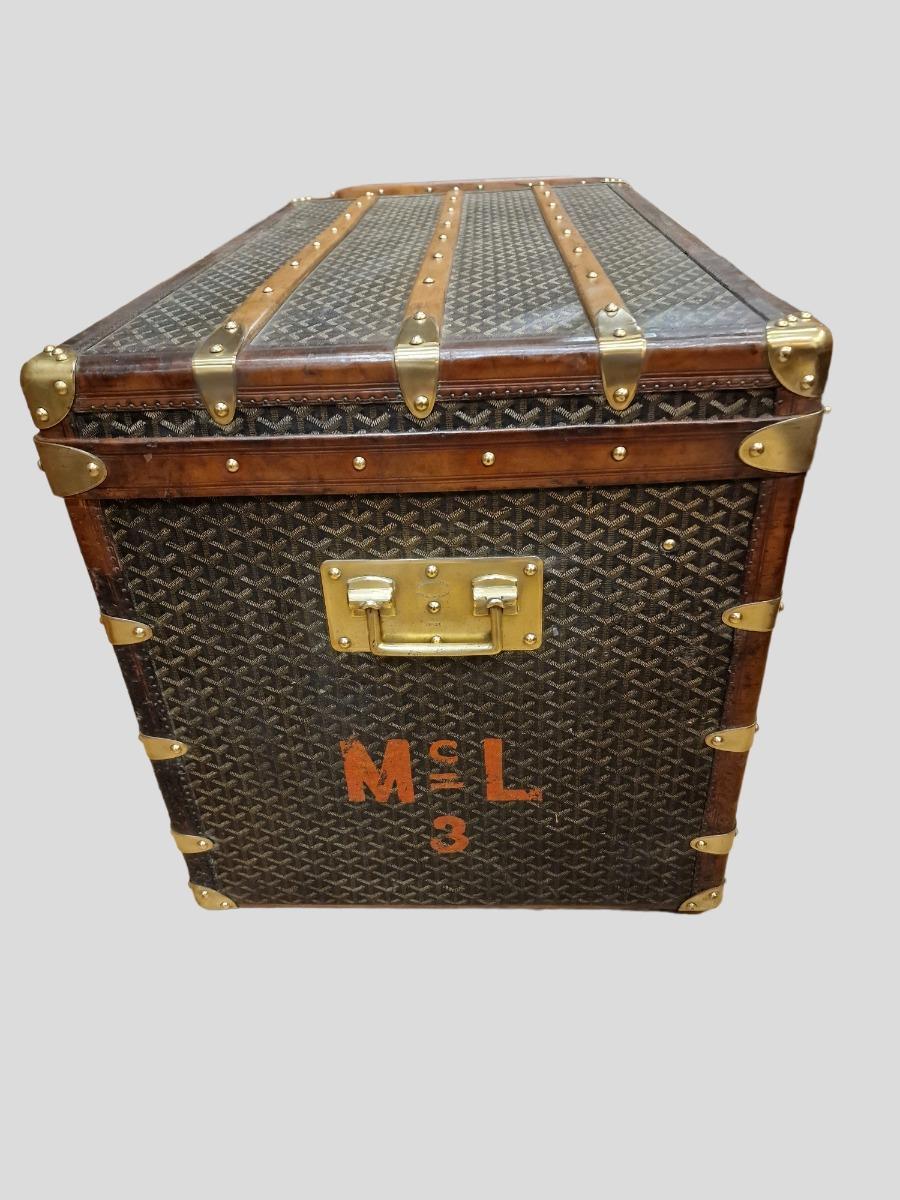 Goyard courrier trunk 