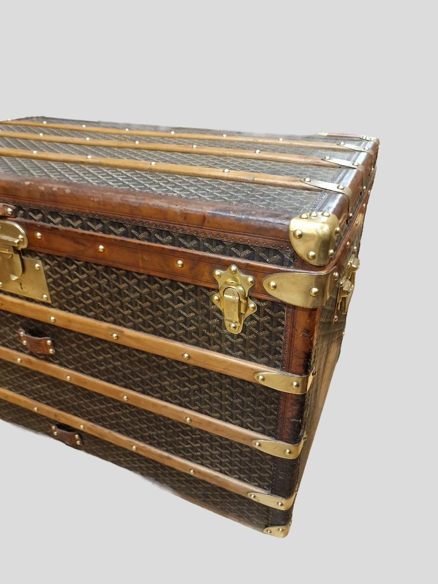 Goyard courrier trunk 