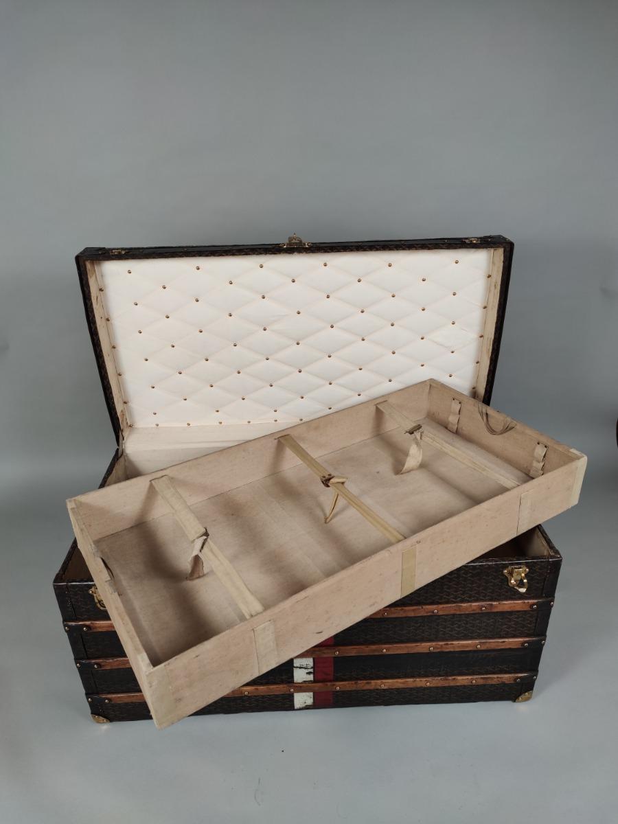 Coffee table Louis Vuitton trunk - Des Voyages - Recent Added Items -  European ANTIQUES & DECORATIVE