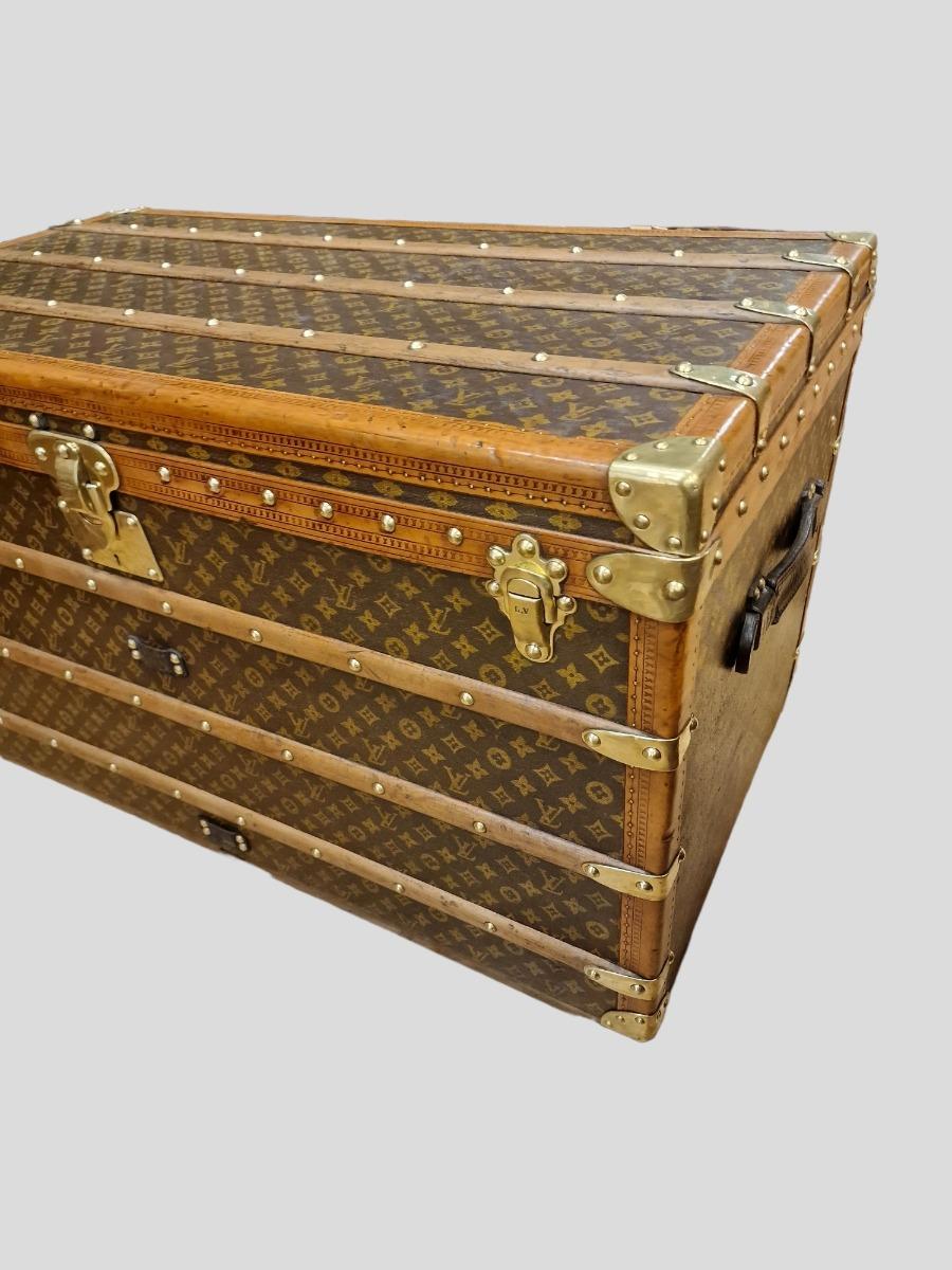 Louis Vuitton courrier trunk 