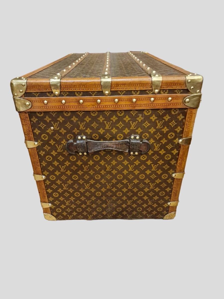 Louis Vuitton courrier trunk 