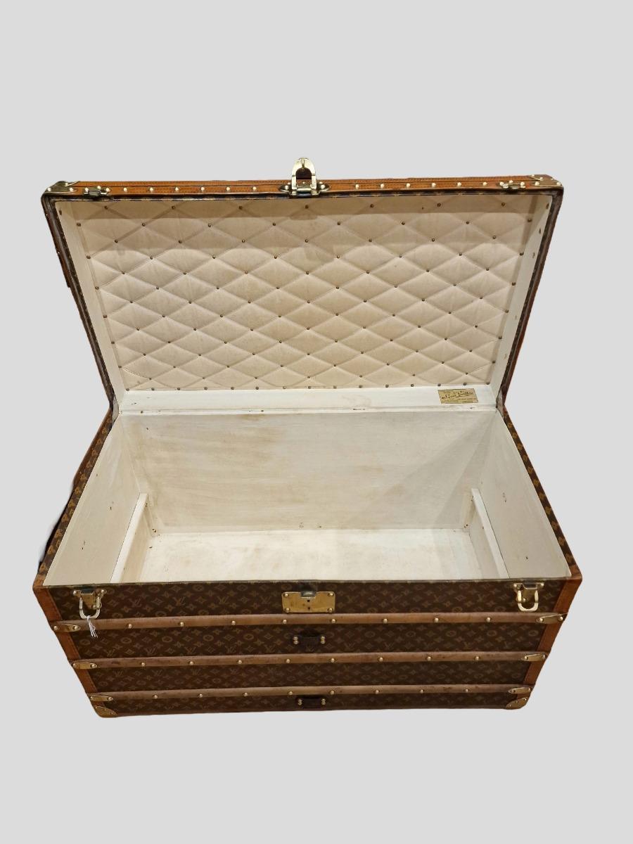 Louis Vuitton courrier trunk 