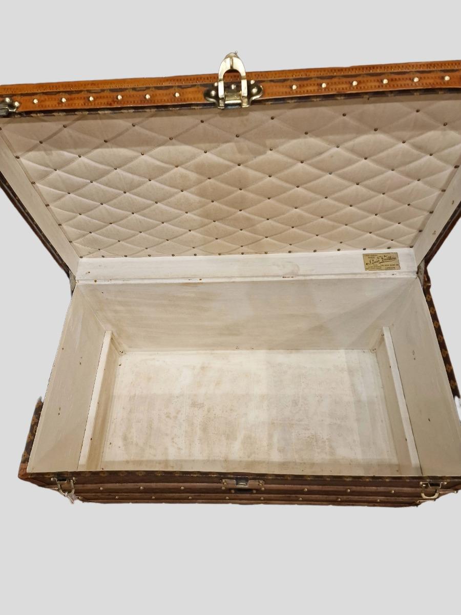 Louis Vuitton courrier trunk 