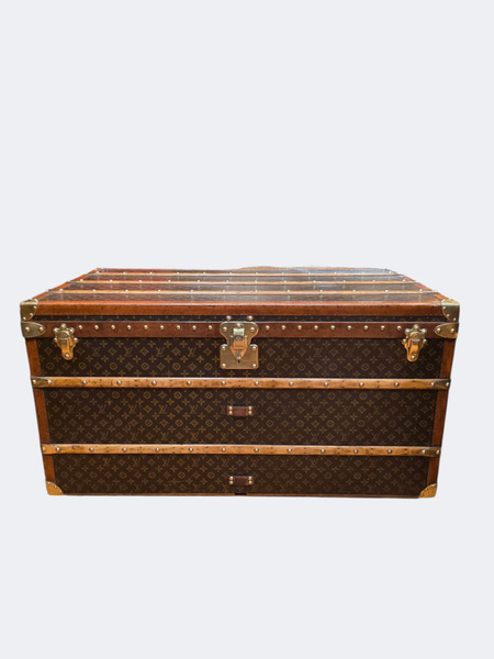 Louis Vuitton courrier trunk