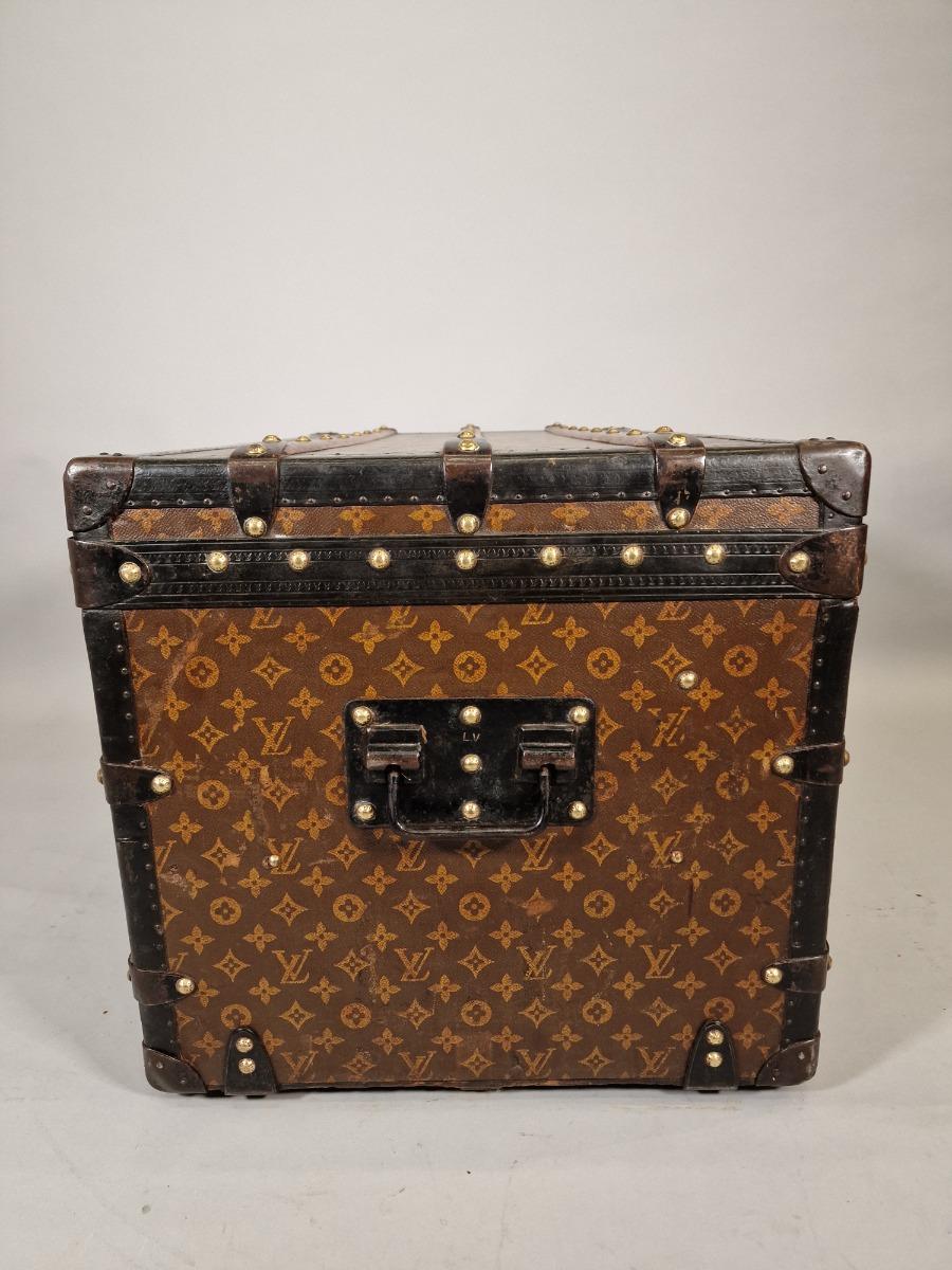 Louis Vuitton courrier trunk