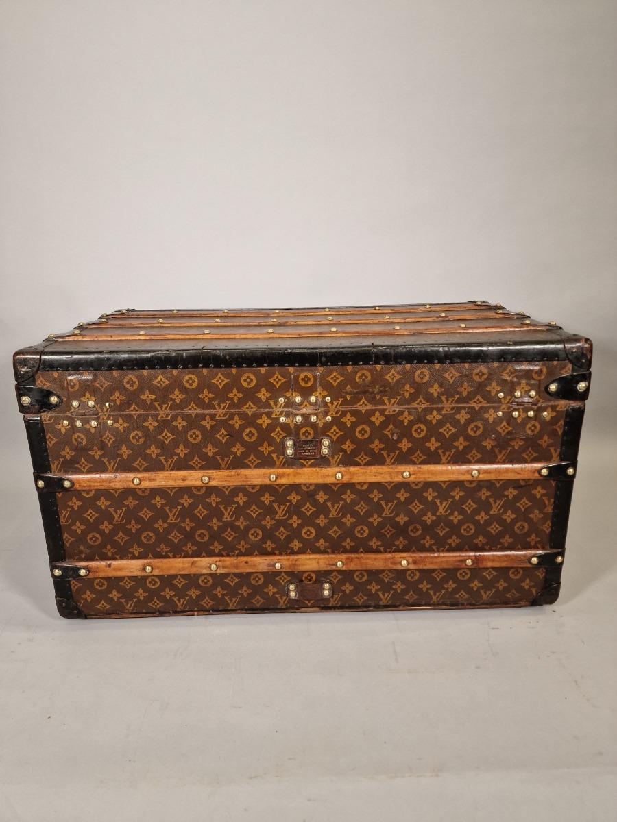 Louis Vuitton courrier trunk