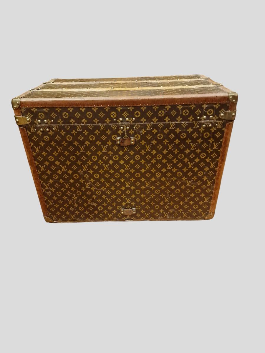 Louis Vuitton hat trunk