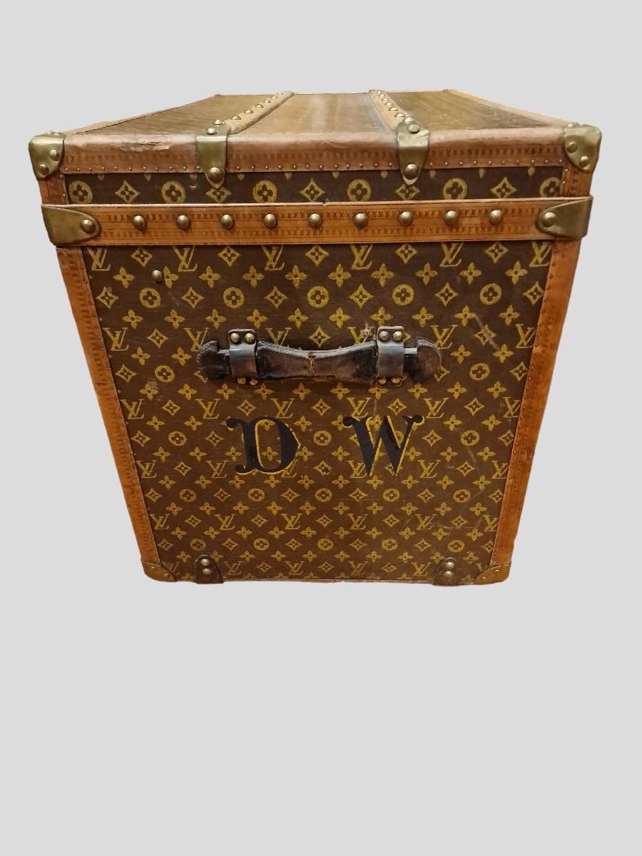 Louis Vuitton hat trunk