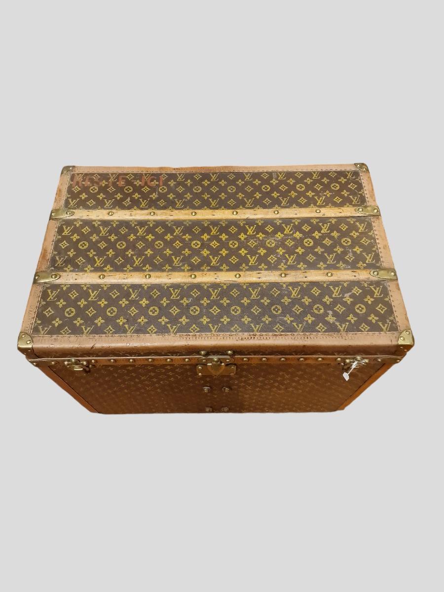 Louis Vuitton hat trunk