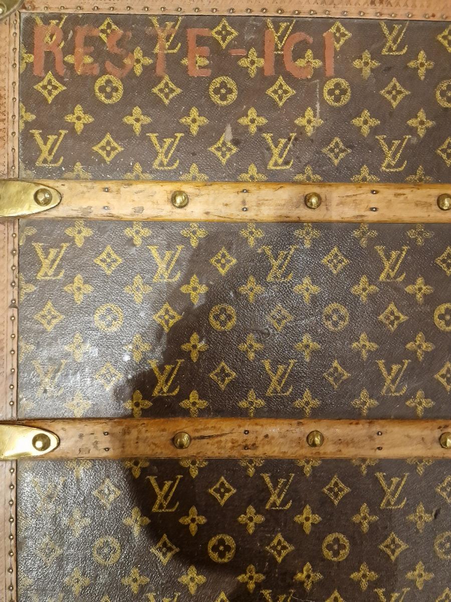 Louis Vuitton hat trunk