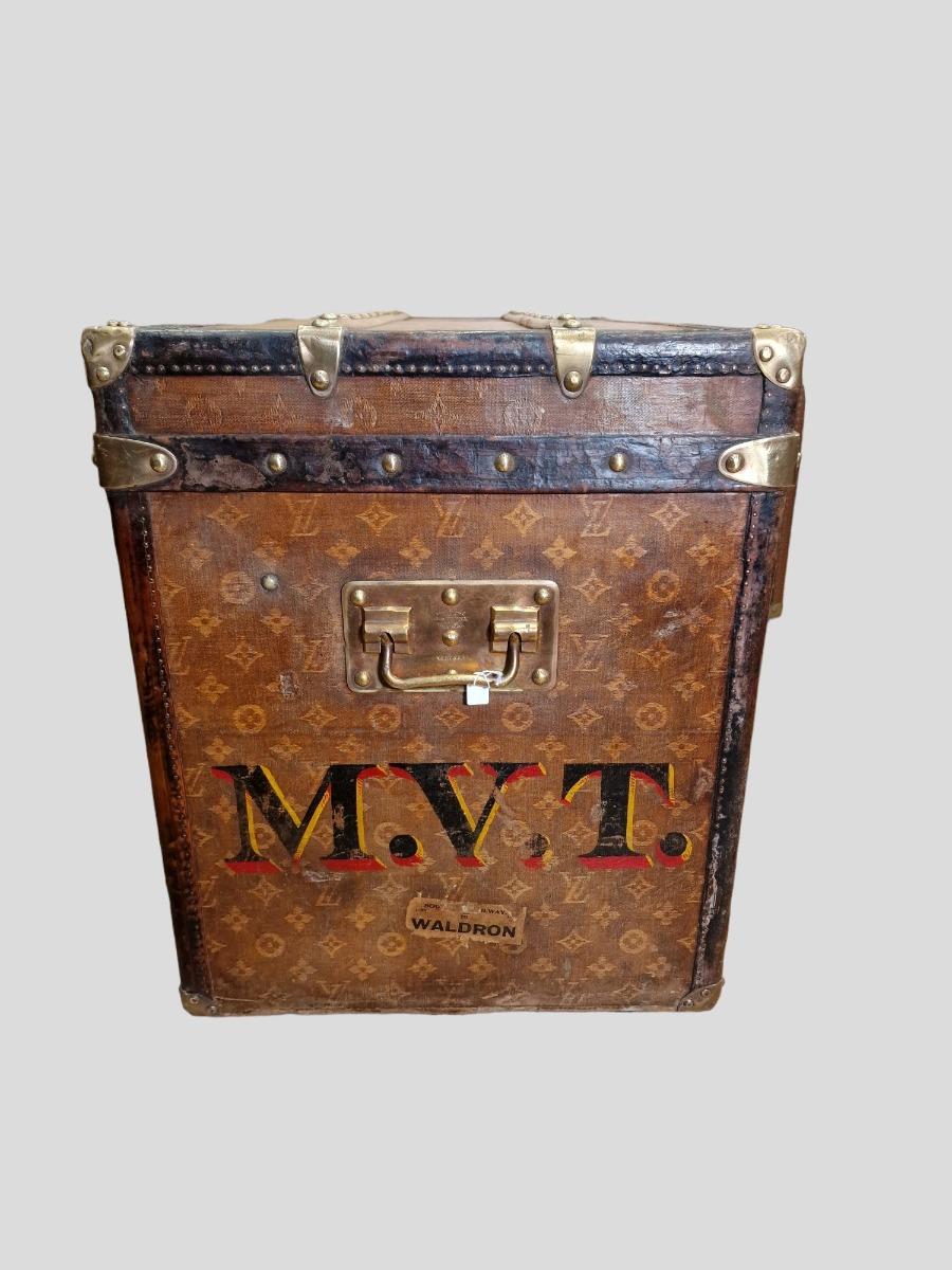 Louis Vuitton trunk 