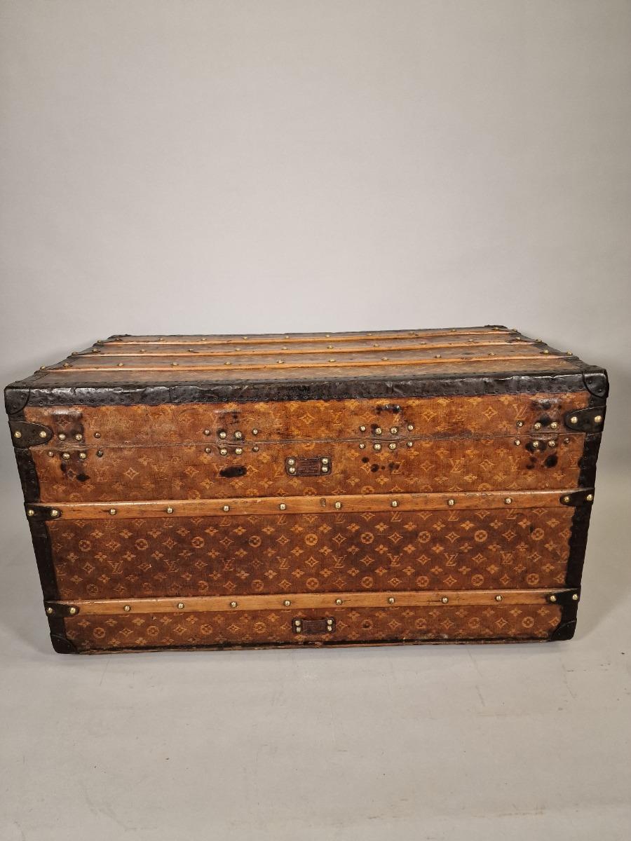 Louis Vuitton trunk tissue