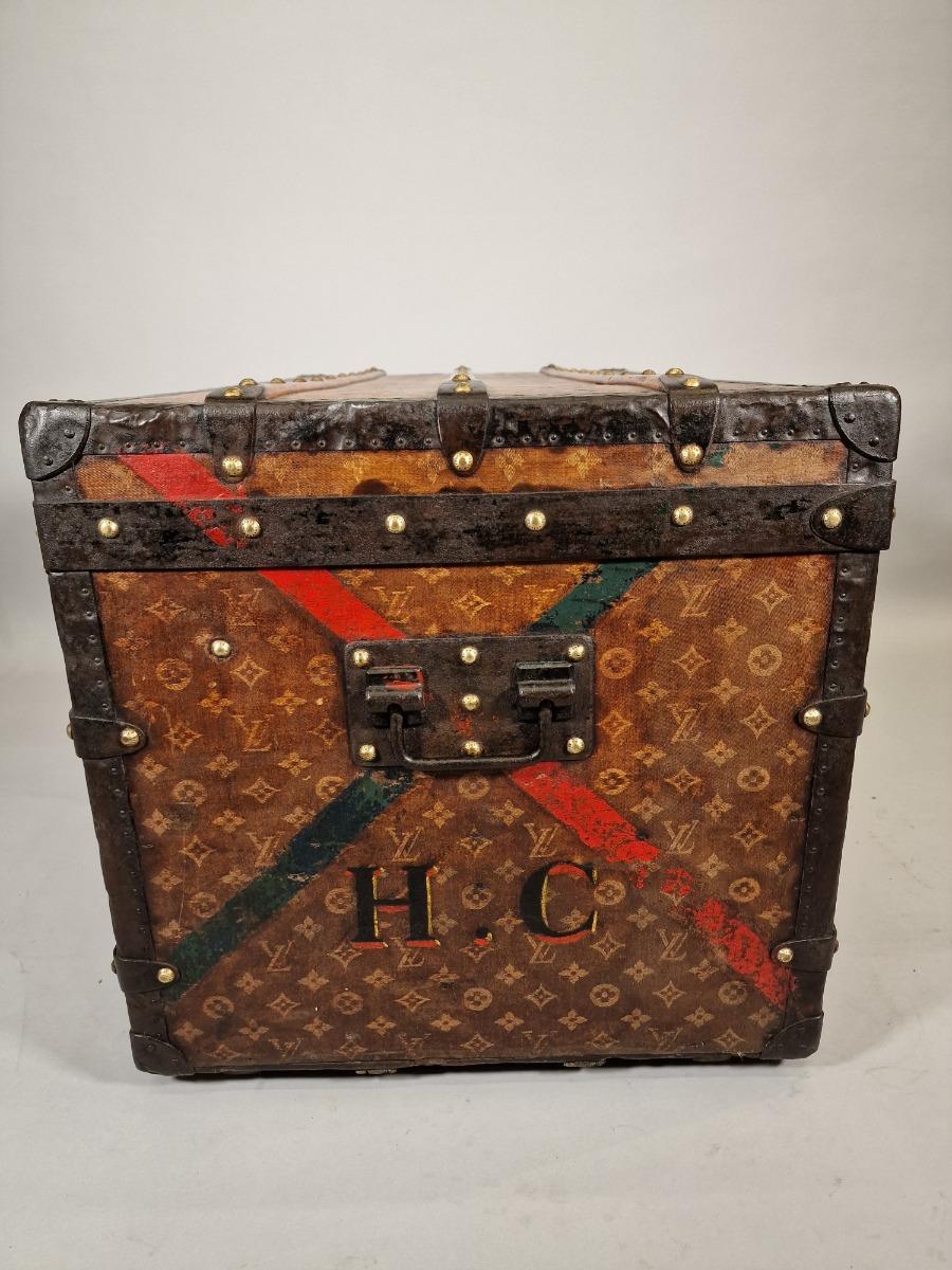 Louis Vuitton trunk tissue