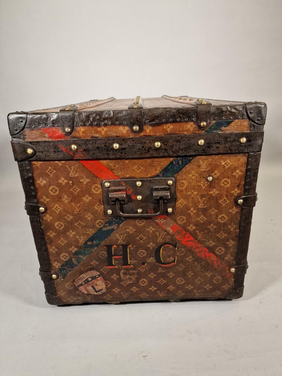 Louis Vuitton trunk tissue