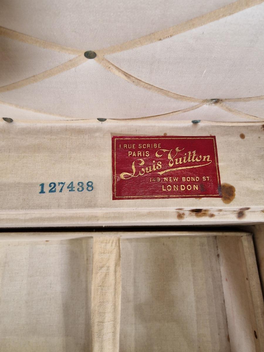 Louis Vuitton trunk tissue