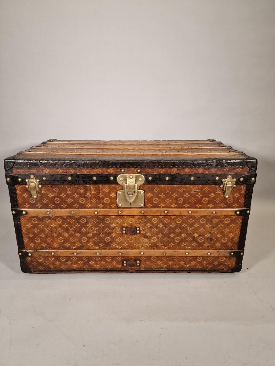 Louis Vuitton trunk tissue