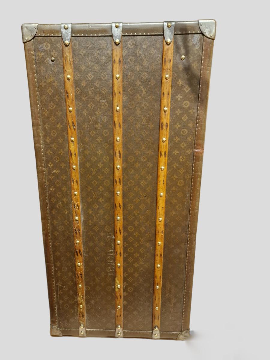 Louis Vuitton wardrobe 