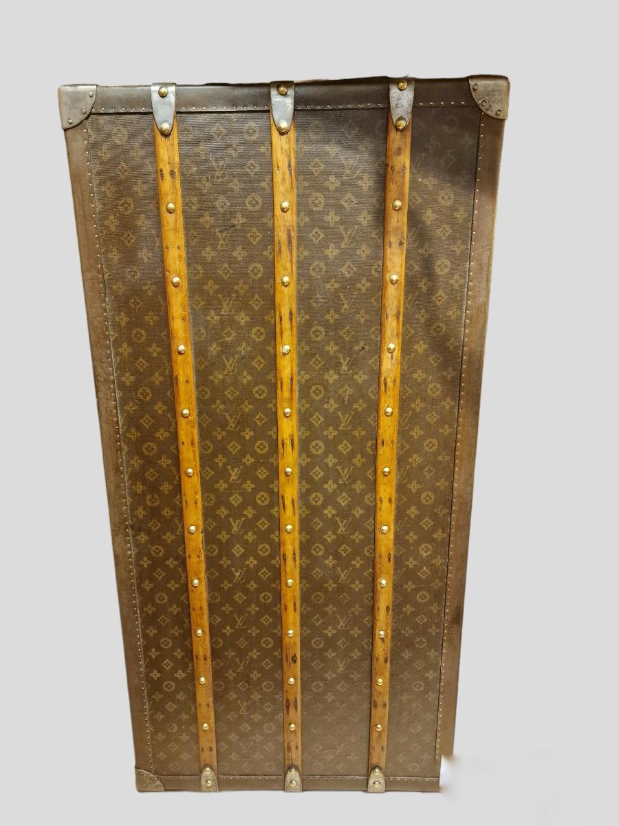 Louis Vuitton wardrobe 