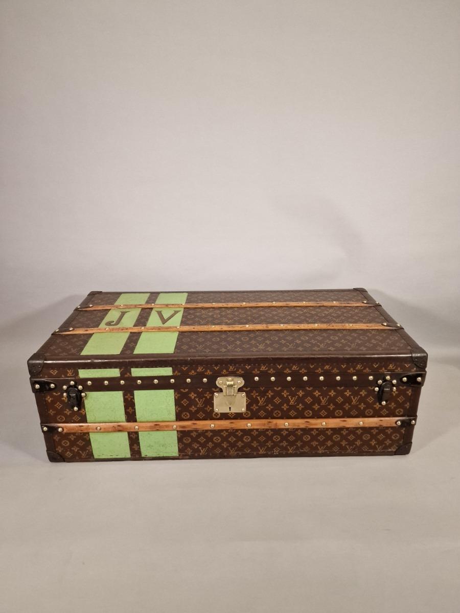 LV cabine trunk