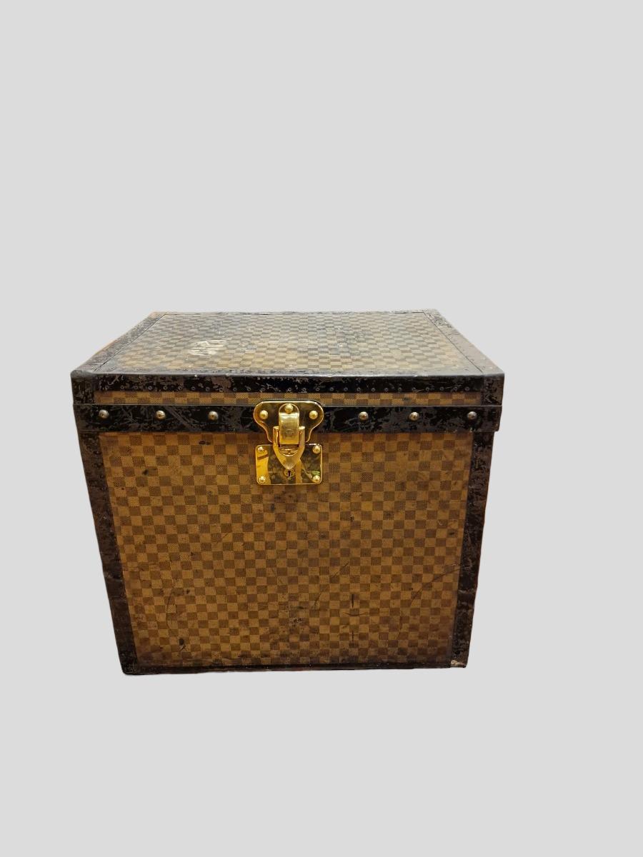 LV damier hat trunk 