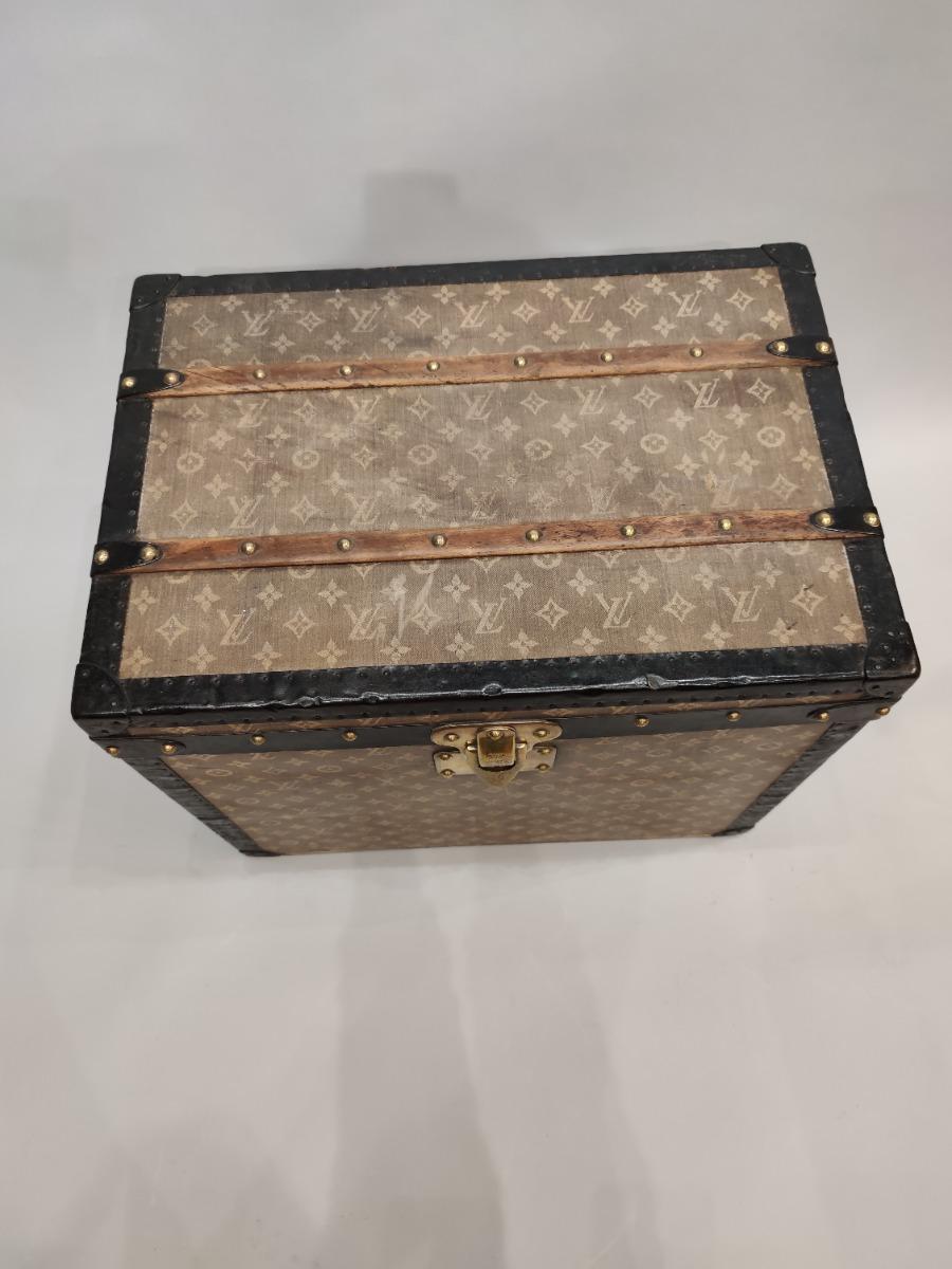 Small Louis Vuitton trunk - Des Voyages - Recent Added Items